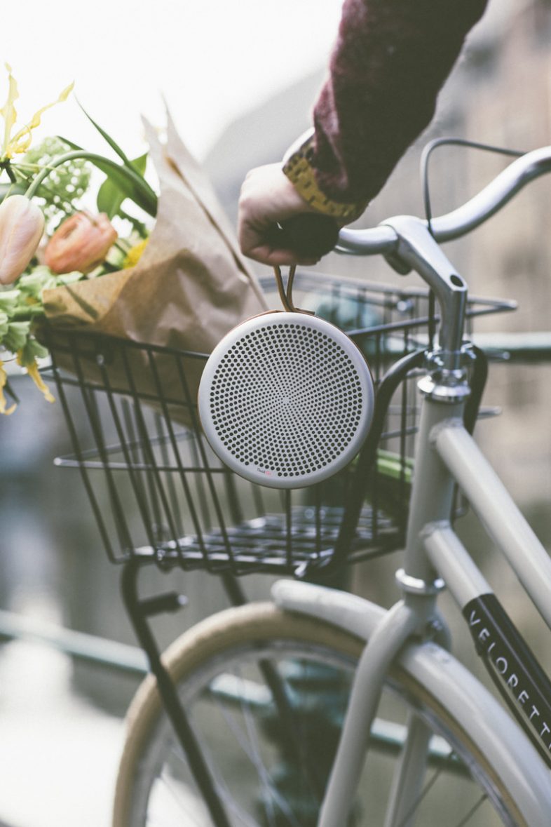 Tivoli Audio go lifestyle på cykel