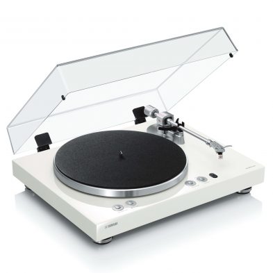 Yamaha musiccast vinyl 500 i hvid med laage aaben