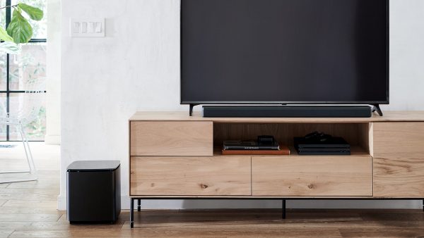 Bose soundbar 700 lifestyle tilsluttet til fjernsyn
